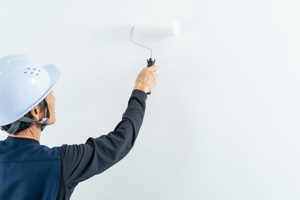ウレタン塗装の基礎知識を解説!外壁塗装に使われる塗料の種類やメリット・デメリット | JAPAN BUILD-建築・土木・不動産の先端技術展